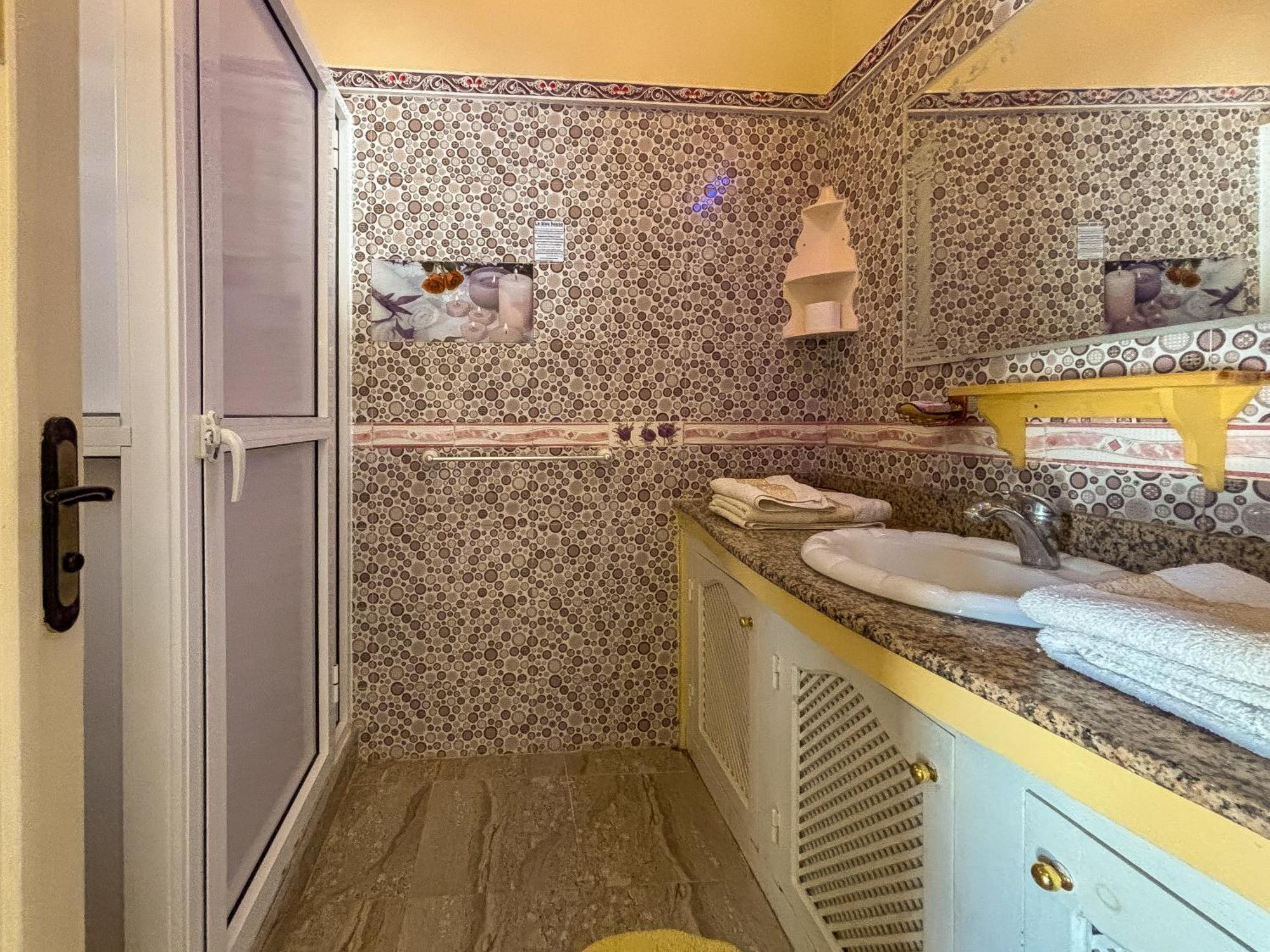 Le Bleu House Bed & Breakfast Sidi Abdallah Ghiat Dış mekan fotoğraf