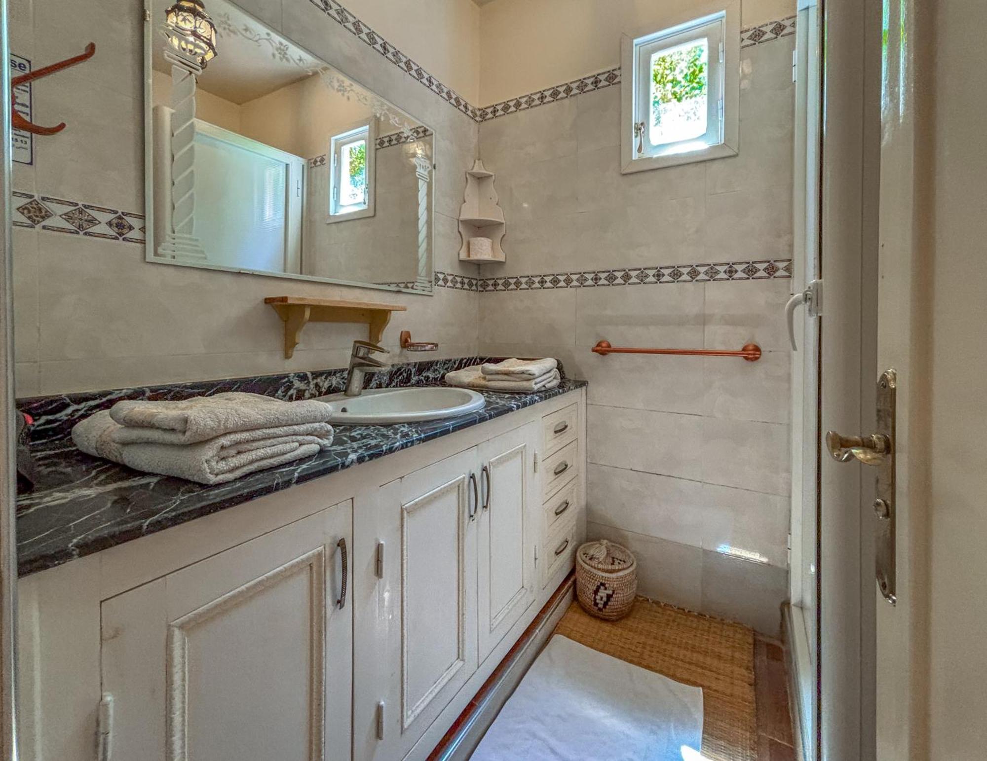 Le Bleu House Bed & Breakfast Sidi Abdallah Ghiat Dış mekan fotoğraf